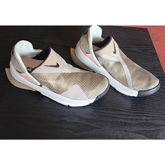 Nike Go FlyEase mens 6 womens 7.5 Light Army Green Summit White CW5883-300 - Picture 5 of 16